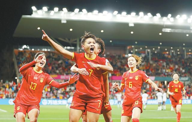 老女人逼