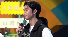 久久青草色